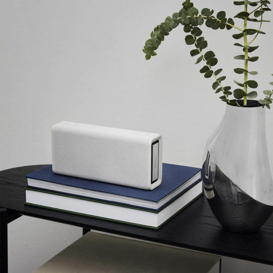 White Mist Bluetooth travel speaker from Urbanista. Like all Urbanista products it has a stripped back and minimal aesthetic so perfect for the style conscious.