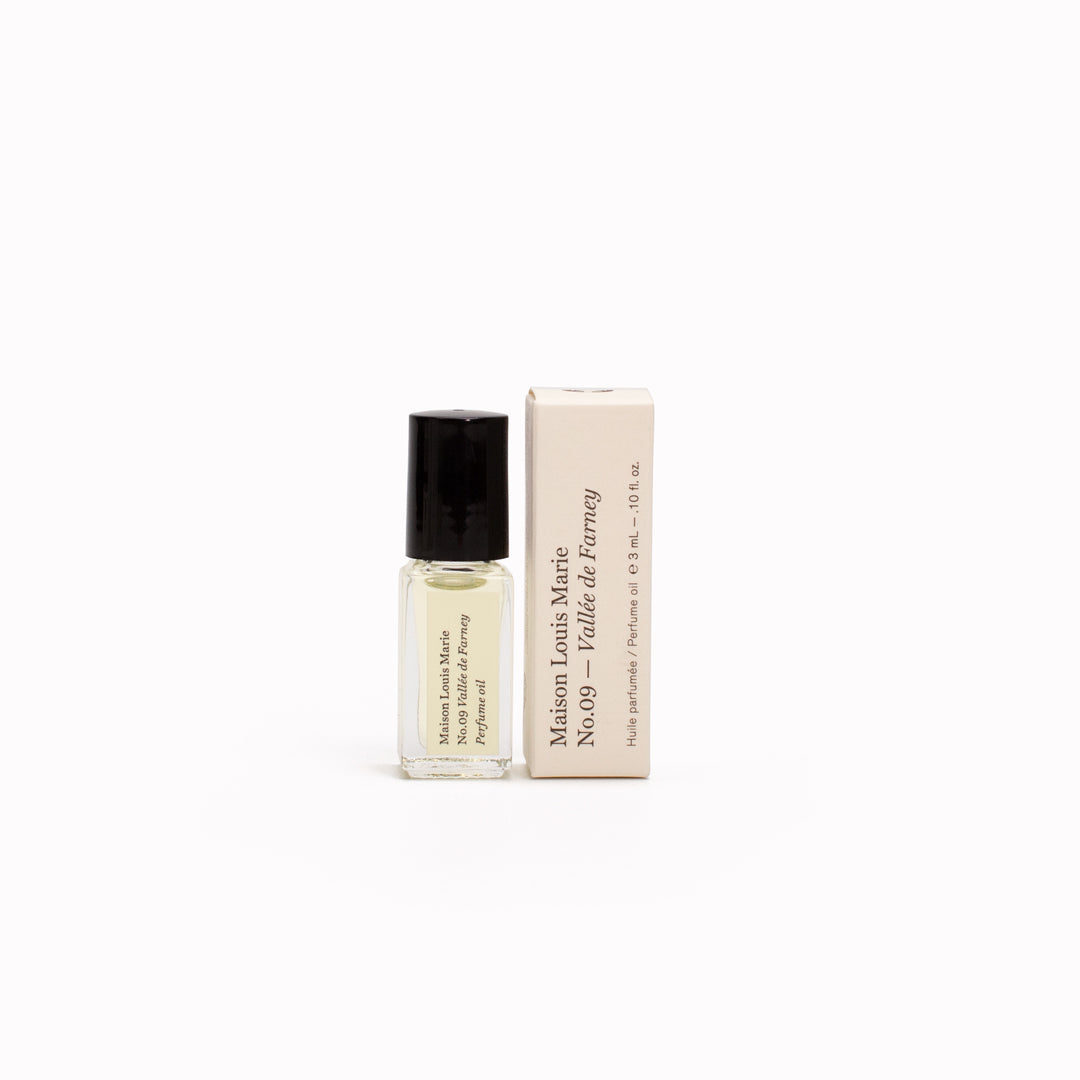 3ml Roll on Perfume Oil. Vallée de Farney is a nature preserve located in the native forests of the Mauritius Island. The forest is home to more than 100 plant species and numerous animals where Louis Marie discovered many new plant specimens.