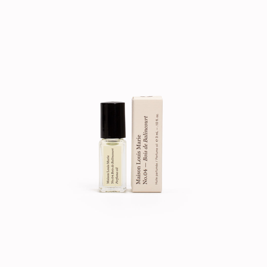 3ml Roll On Perfume Oil from Maison Louis Marie. Surrounded by an ancient mysterious forest, Balincourt is the name of the Maison Louis Marie family home where they took long walks on a magical trail called 'Lover’s Lane'. This best selling perfume oil is a romantic scent with a woody undertones.