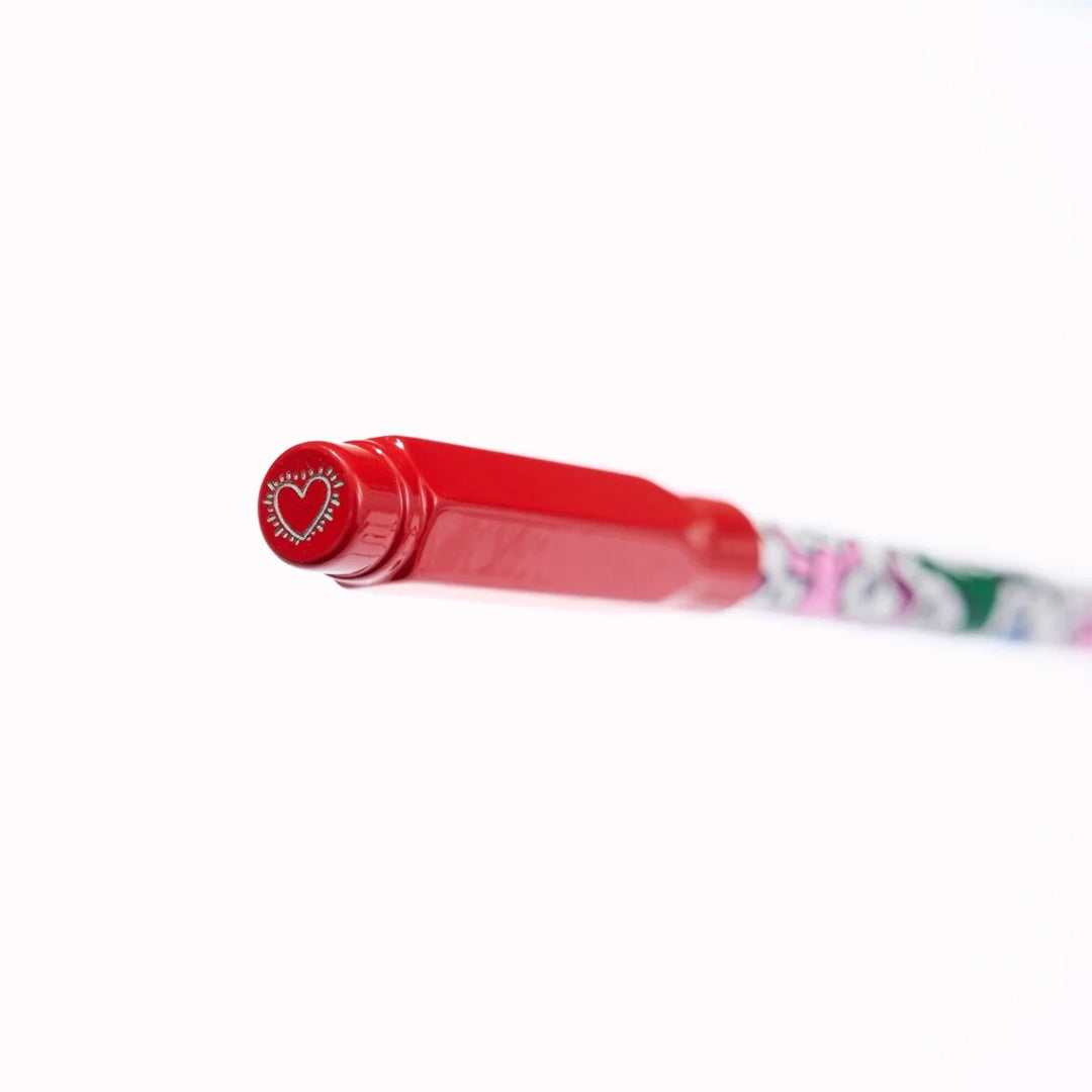 The point guard protects the lead from breaking in your bag or pocket meaning you can carry your beloved Blackwing anywhere.