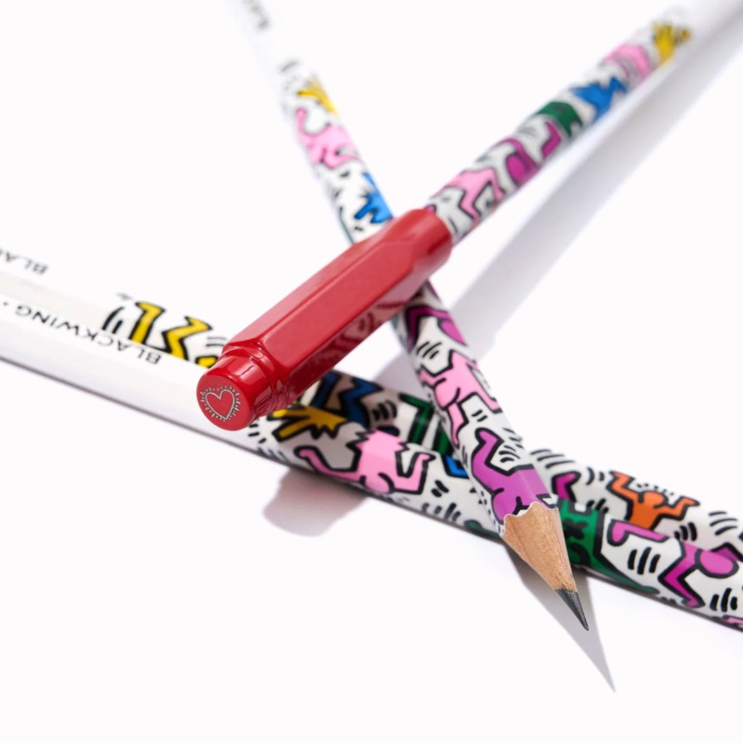 The point guard protects the lead from breaking in your bag or pocket meaning you can carry your beloved Blackwing anywhere.