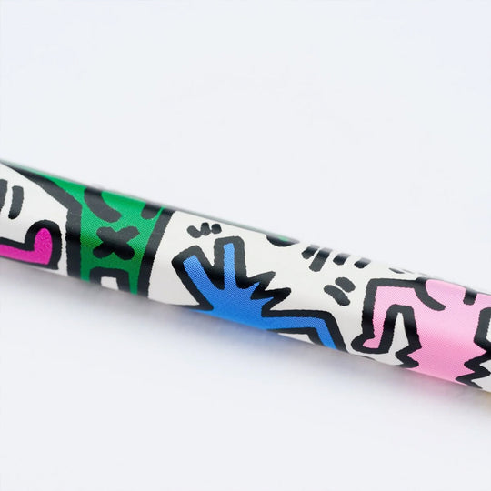 Volume 292 is Blackwing's tribute to Keith Haring. Each pencil features Haring's dancing figures and the 2B balanced graphite.