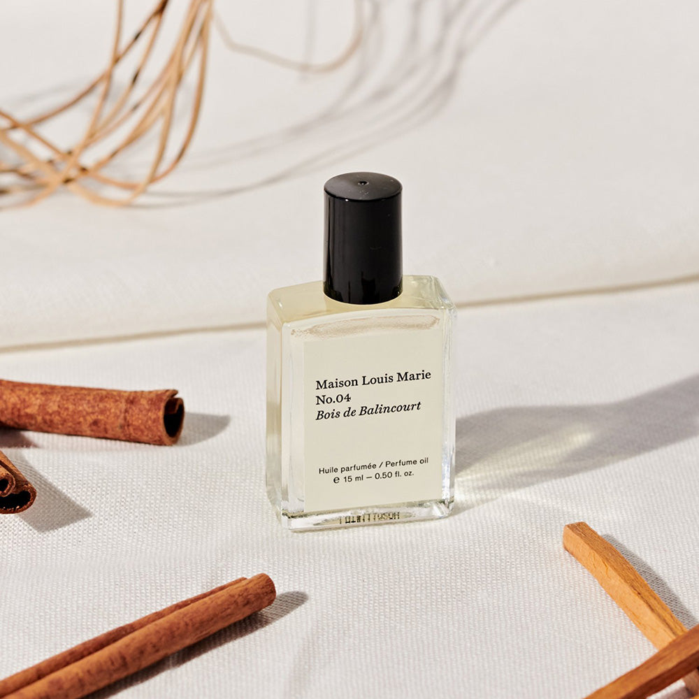 Maison Louis Marie is a Sandalwood fragrance with a dominant Cedarwood and Sandalwood accord that's supplemented by a spicy Cinnamon Nutmeg complex with an earthy Vetiver note.