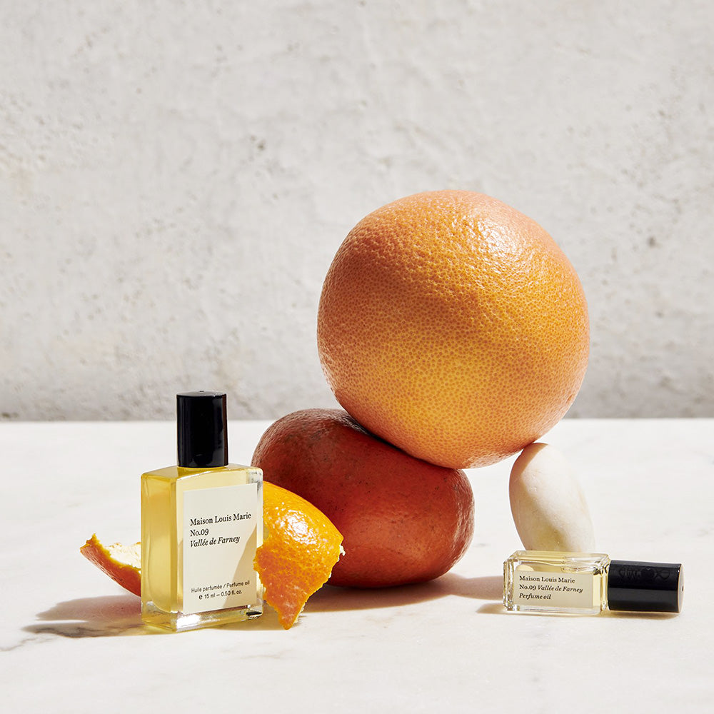 Vallée de Farney perfume oil by Maison Louis Marie. Vallée de Farney scent is a woody, mineral fragrance. The top note is a citrus accord of grapefruit, orange, and black pepper enhanced by Cedarwood and Patchouli.