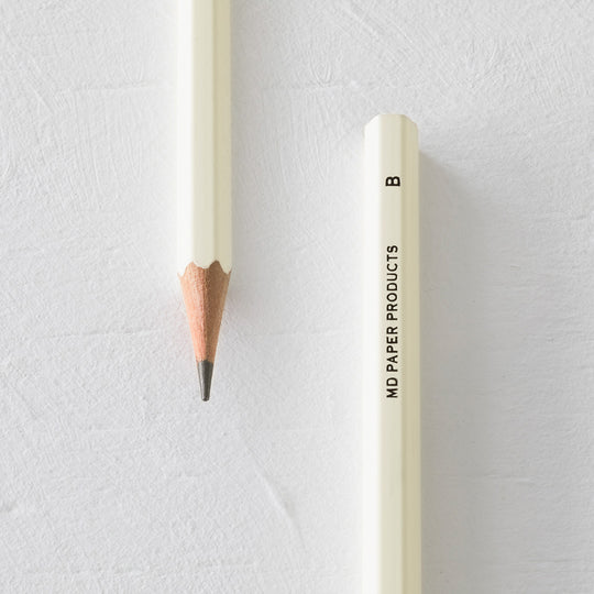 Beautiful, minimal set of 6 'B Grade' pencils for notes or sketching from Japanese stationery company MD Paper. This set contains 6 pencils. Each pencil has a diameter of 7mm and is 176mm in length, and they are suitable for a range of drawing and sketching techniques. The soft lead provides smooth lines for detail work. 2 pencils shown.