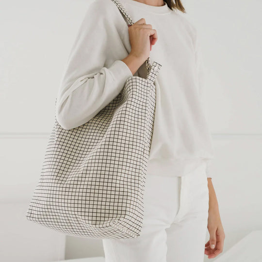 Natural Grid Duck Bag Lifestyle from Baggu | Perfect for toting your laptop, LP's or Yoga clothes