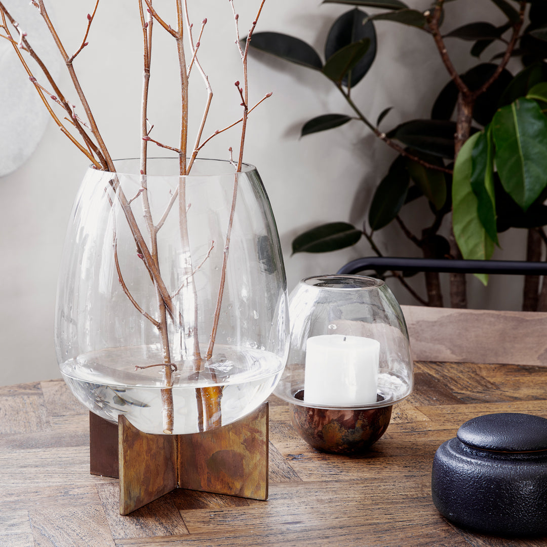 Gravity Vase | Glass with Iron Base