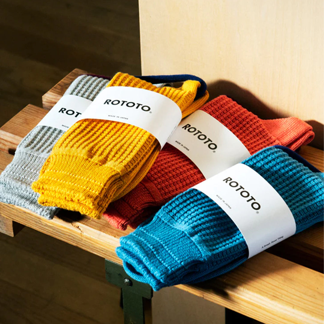 RoToTo Cotton Waffle socks in 4 colours, in packaging.