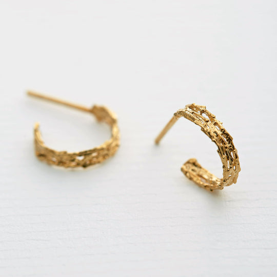 Delicate and detailed, these miniature Hoop Earrings are inspired by the intricate structures of nesting birds. From Alex Monroe's 'Natural Life' Collection.