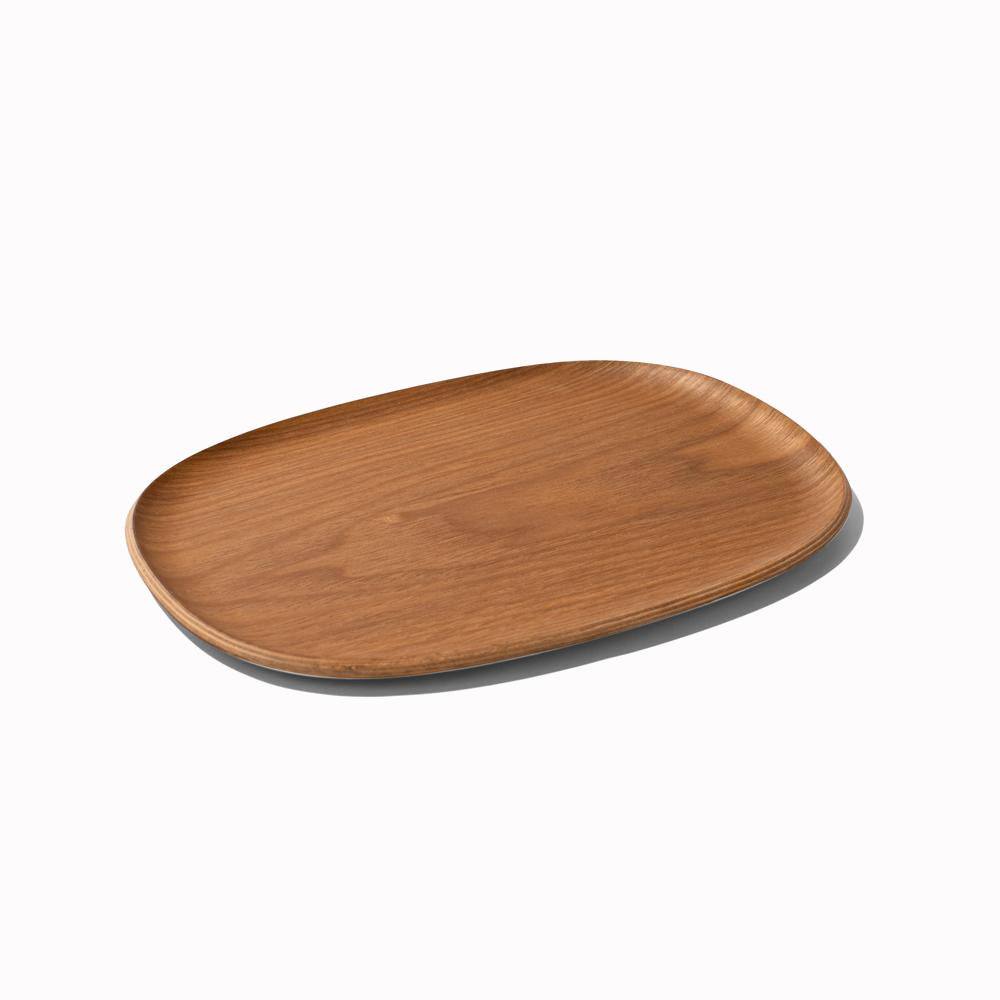 The Unitea small non slip wooden tray from Japanese brand Kinto, is a pleasing rounded corner tray with a shallow bevel to contain any unwanted spills.