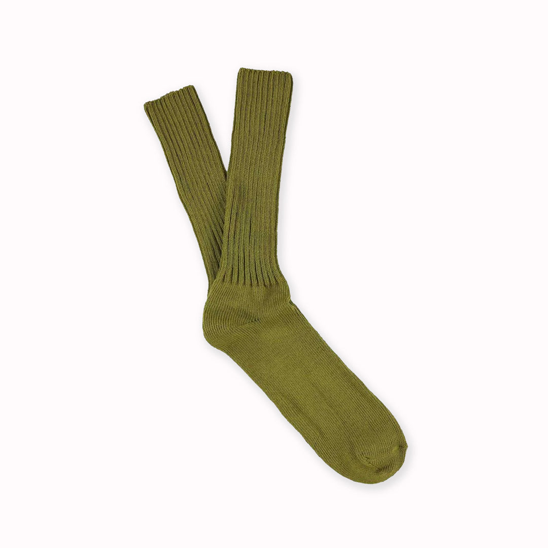 Thick premium ecru olive crew socks available in UK sizes 3.5-7 and 6-10.5. Escuyer produce well crafted accessories to assist in adding elegance and quality to your everyday essentials. Made from soft and comfortable cotton and manufactured in Portugal.