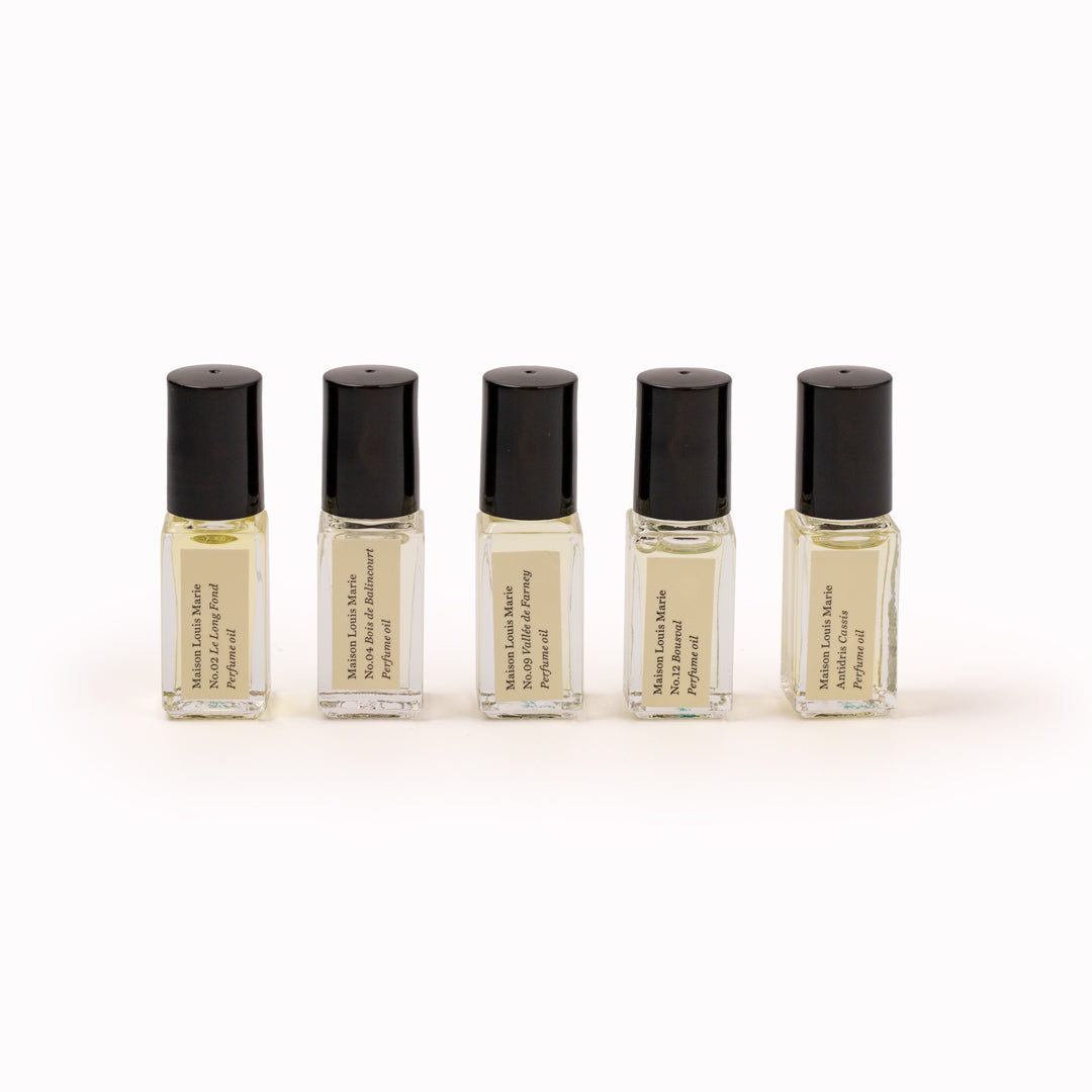 Discover your favourite Maison Louis Marie scents with this set of mini perfume oils, sized to try or to travel with easily. This set also allows you to easily switch your fragrance depending on how you feel.  The Discovery Set Contains 5 x 3ml bottles:  No.02 Le Long Fond, No.04 Bois de Balincourt, No.05 Kandilli, No.09 Vallee de Farney, Antidris Cassis 