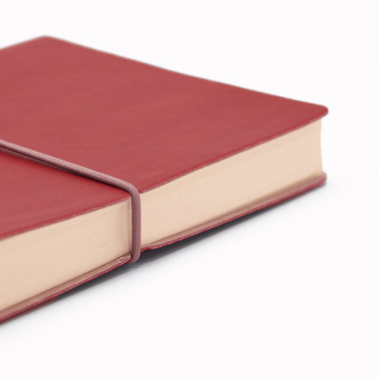 Red Classic Notebook from Ciak | Elastic Closure Detail
