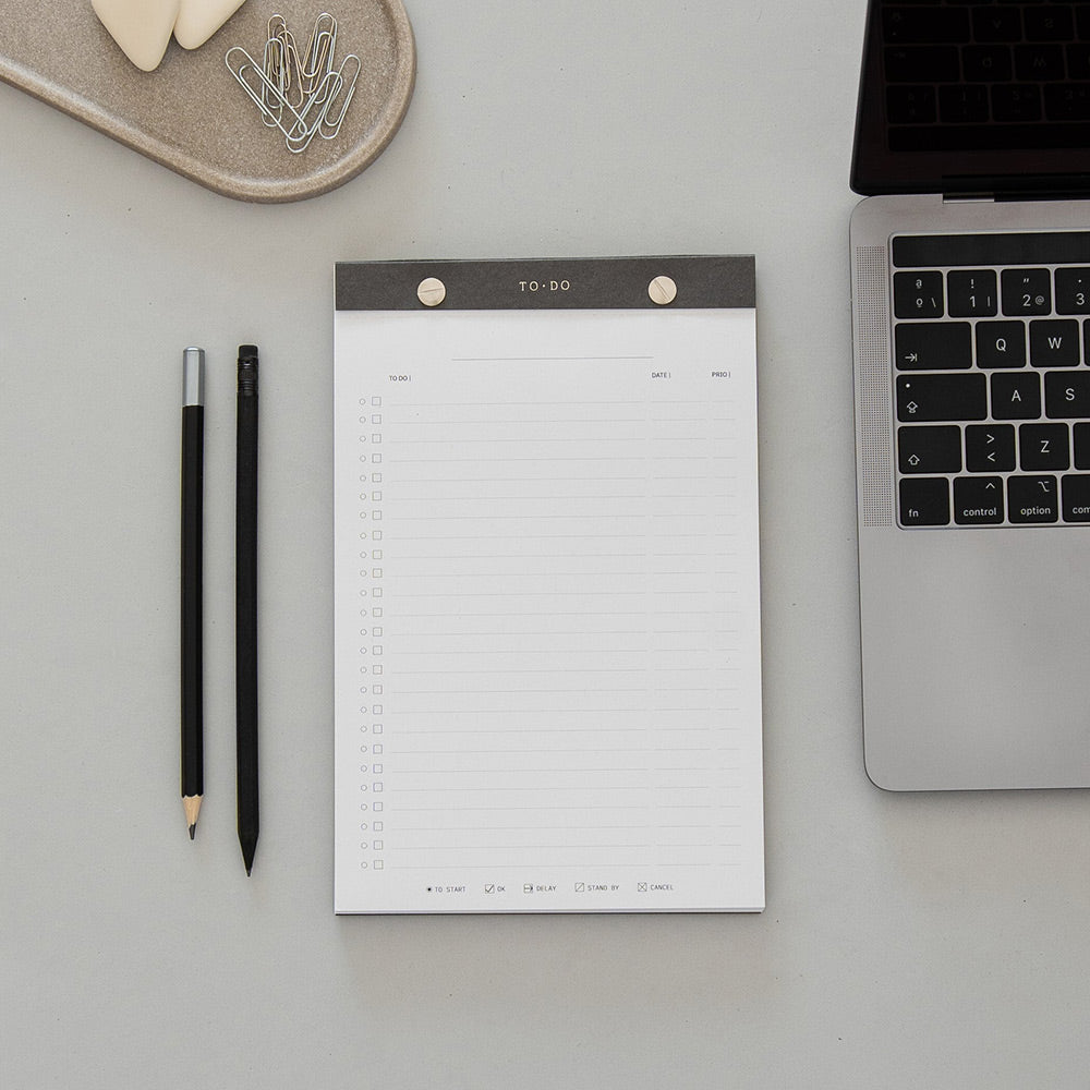 Melpom's To Do notepad is perfect to keep all your tasks well organised and includes a helpful icon legend to keep track.