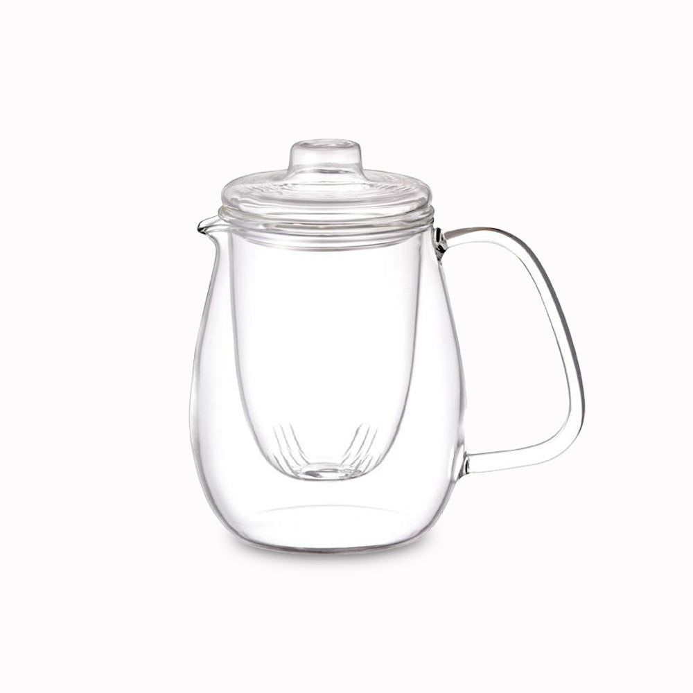 This Unitea teapot with built-in glass strainer by Kinto Japan has a capacity of 720 ml, which is perfect 3 to 4 small cups or 2 large mugs of tea.