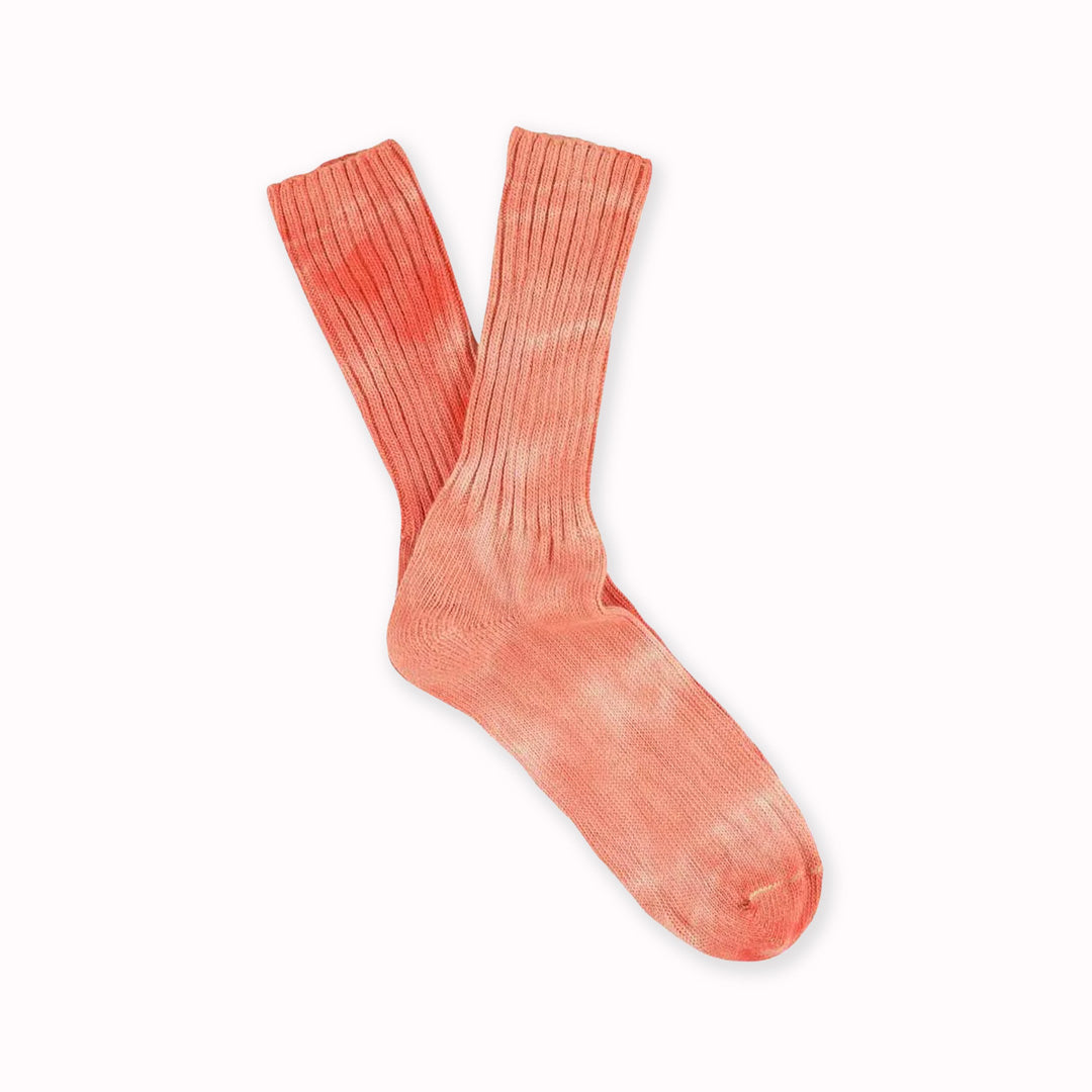 Thick premium tie dye socks by Belgium based Escuyer. Made from soft and comfortable South American cotton and are blended with a touch of polyamide and elastane for durability. Manufactured at a family owned factory in Portugal. 