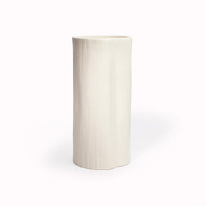 Stam No. 2 ceramic vase in the creamy white colourway looks beautiful as a decorative object, or filled with either dried blooms or a freshly cut bouquet of fragrant flowers. Produced as a collaboration with Swedish interior stylist Daniella Witte